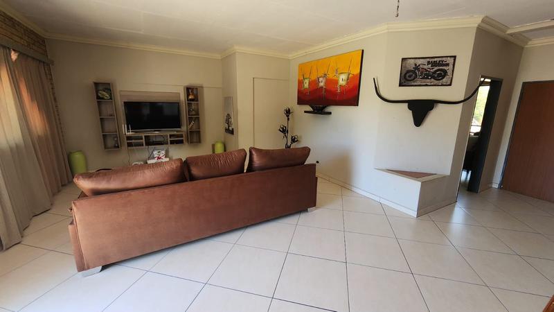 5 Bedroom Property for Sale in Doornpoort Gauteng