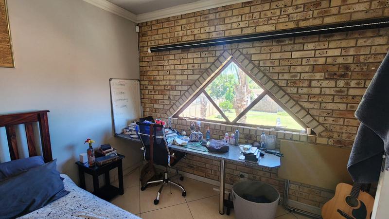 5 Bedroom Property for Sale in Doornpoort Gauteng