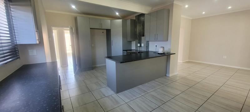 3 Bedroom Property for Sale in Brackendowns Gauteng