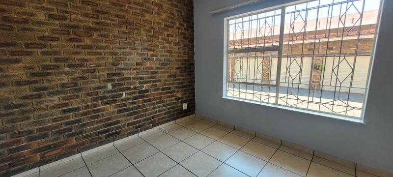 2 Bedroom Property for Sale in New Redruth Gauteng