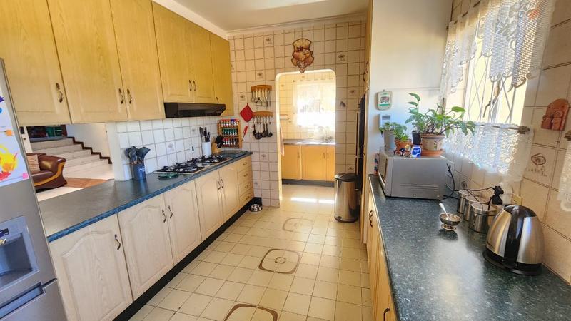 4 Bedroom Property for Sale in Bassonia Gauteng