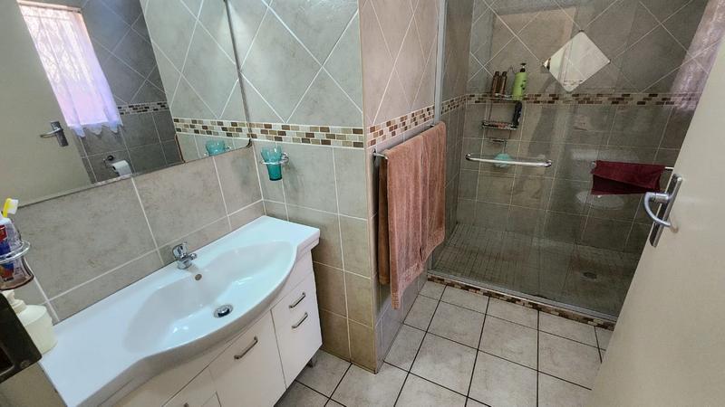 4 Bedroom Property for Sale in Bassonia Gauteng