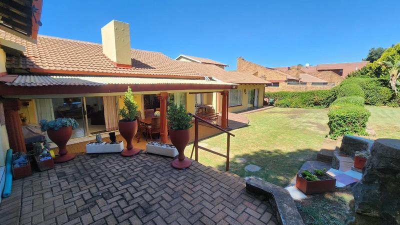 4 Bedroom Property for Sale in Bassonia Gauteng