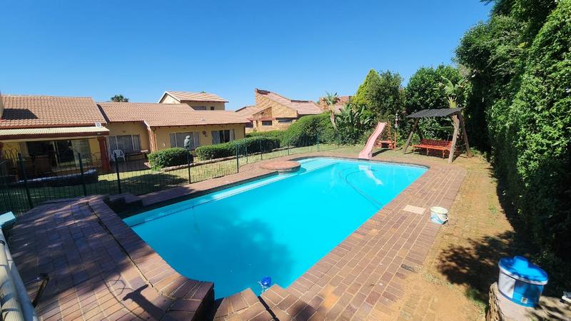 4 Bedroom Property for Sale in Bassonia Gauteng