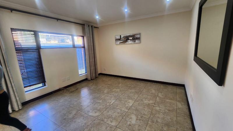 3 Bedroom Property for Sale in Bassonia Gauteng