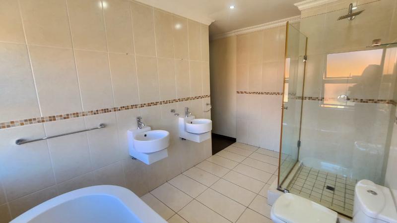 3 Bedroom Property for Sale in Bassonia Gauteng