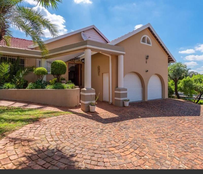 3 Bedroom Property for Sale in Glenvista Gauteng