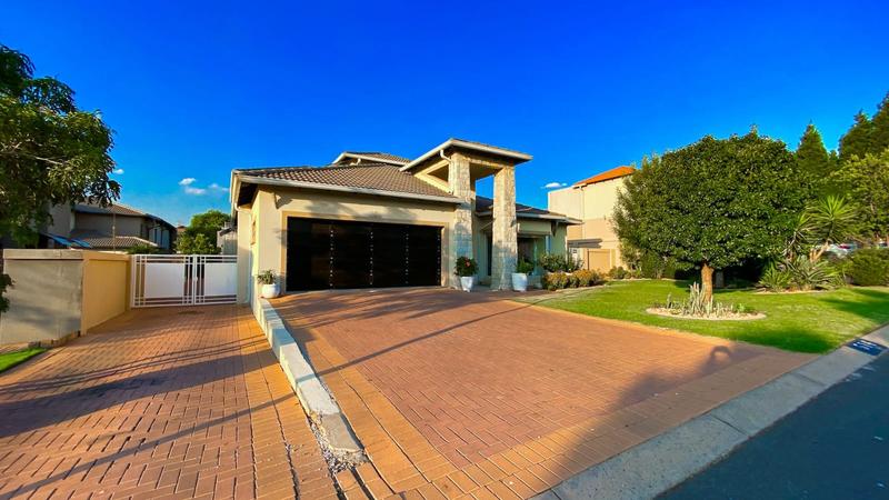 5 Bedroom Property for Sale in Aspen Hills Gauteng