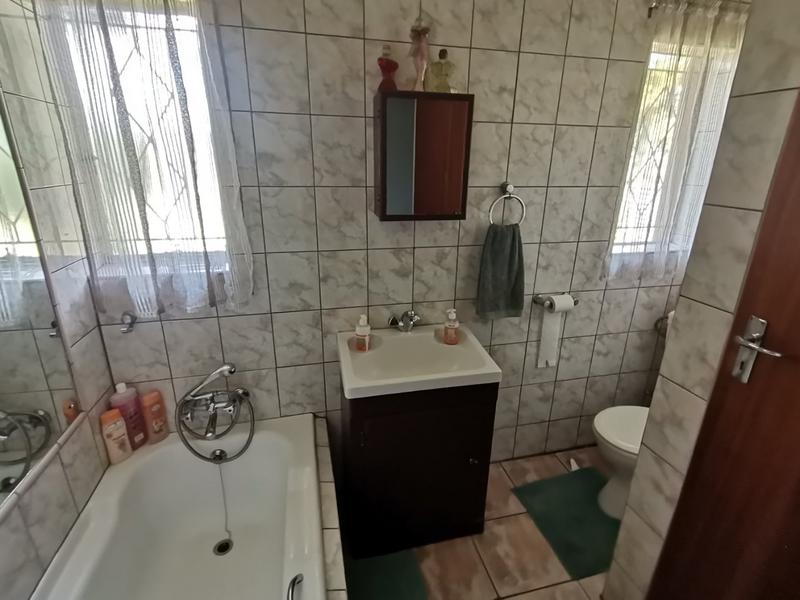 3 Bedroom Property for Sale in Flora Gardens Gauteng