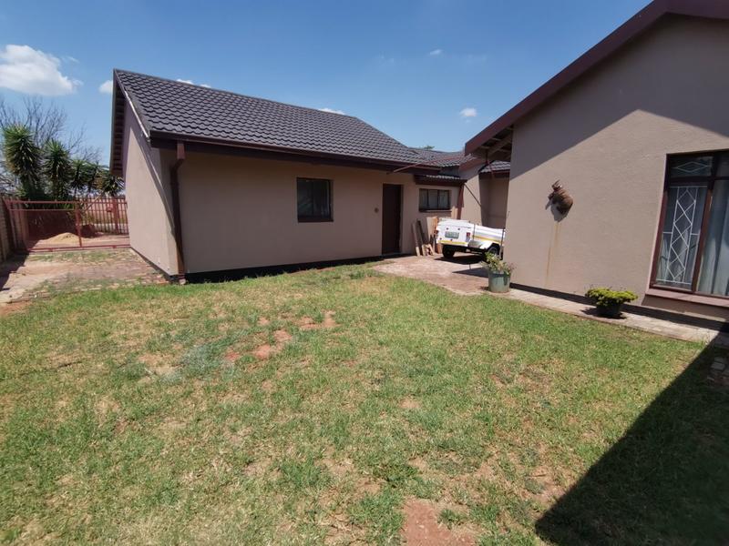 3 Bedroom Property for Sale in Flora Gardens Gauteng