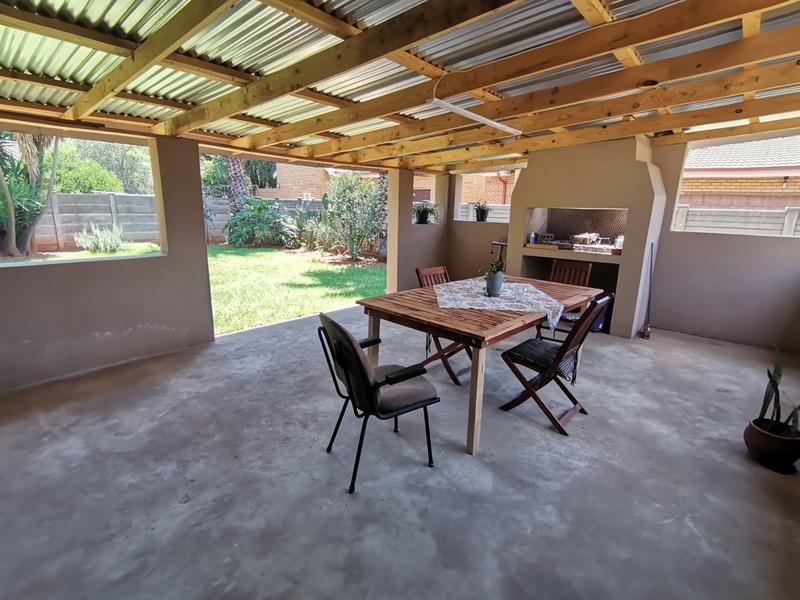 3 Bedroom Property for Sale in Flora Gardens Gauteng