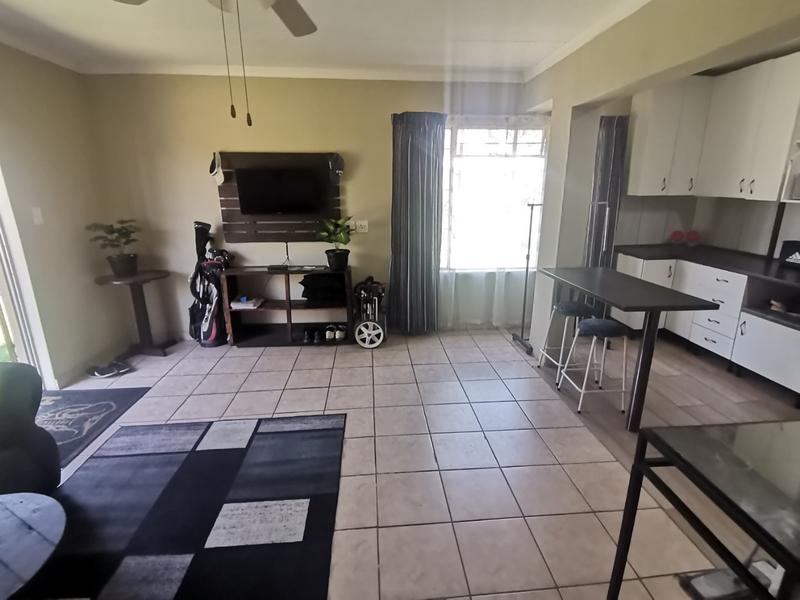 3 Bedroom Property for Sale in Flora Gardens Gauteng