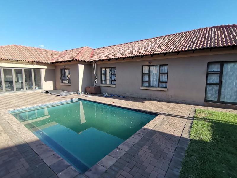 4 Bedroom Property for Sale in Vanderbijlpark SE 8 Gauteng