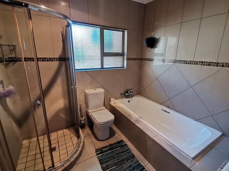 4 Bedroom Property for Sale in Vanderbijlpark SE 8 Gauteng