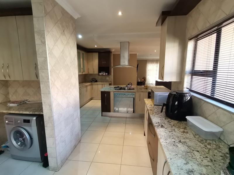 4 Bedroom Property for Sale in Vanderbijlpark SE 8 Gauteng