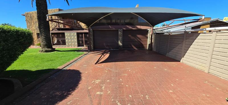 5 Bedroom Property for Sale in Duncanville Gauteng