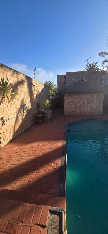 5 Bedroom Property for Sale in Duncanville Gauteng