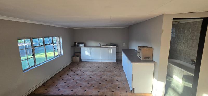 5 Bedroom Property for Sale in Duncanville Gauteng