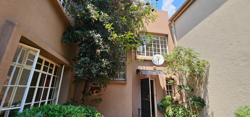 To Let 3 Bedroom Property for Rent in Corlett Gardens Gauteng