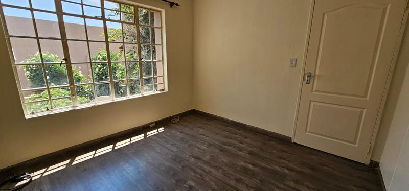 To Let 3 Bedroom Property for Rent in Corlett Gardens Gauteng