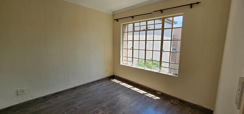 To Let 3 Bedroom Property for Rent in Corlett Gardens Gauteng