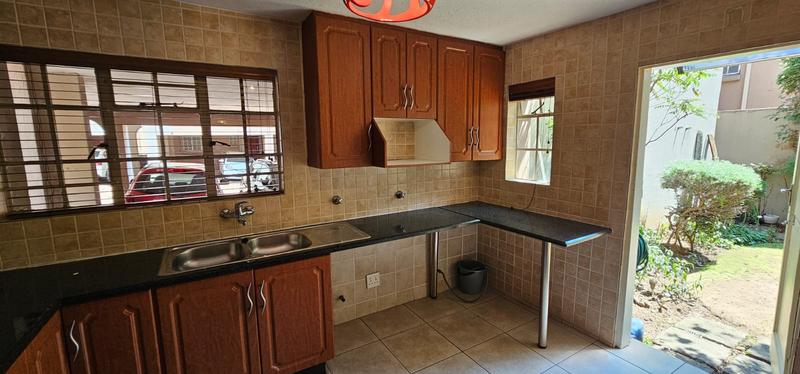 To Let 3 Bedroom Property for Rent in Corlett Gardens Gauteng