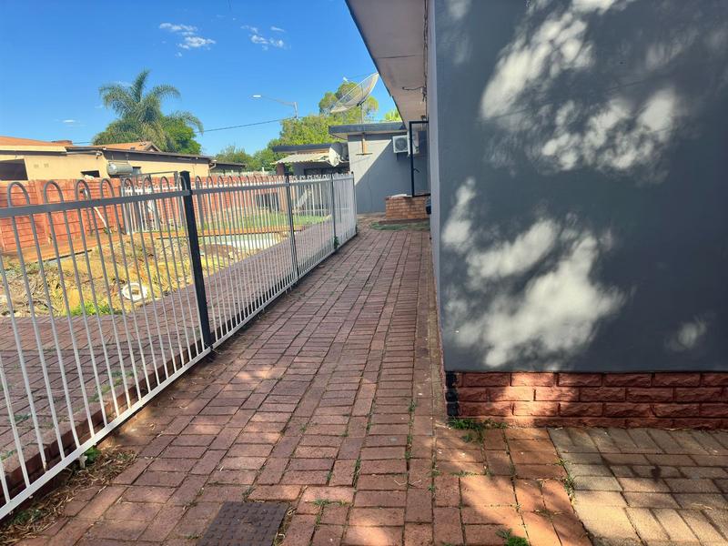 4 Bedroom Property for Sale in Erasmia Gauteng