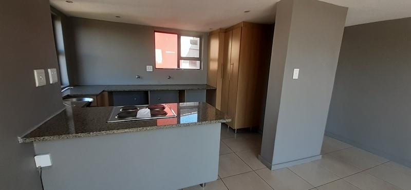 1 Bedroom Property for Sale in Rooihuiskraal North Gauteng