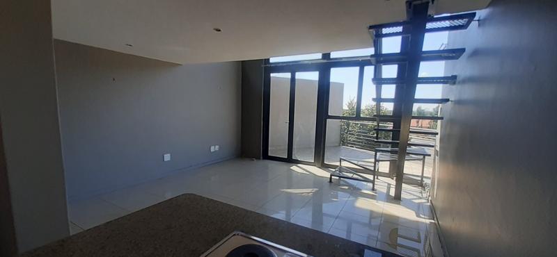 1 Bedroom Property for Sale in Rooihuiskraal North Gauteng