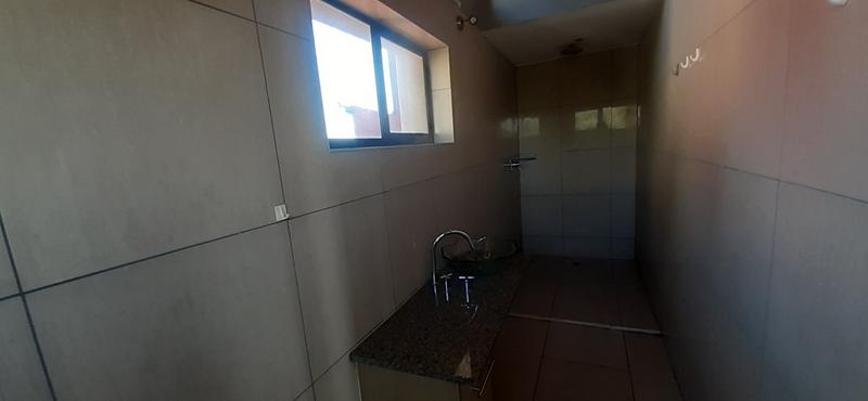 1 Bedroom Property for Sale in Rooihuiskraal North Gauteng