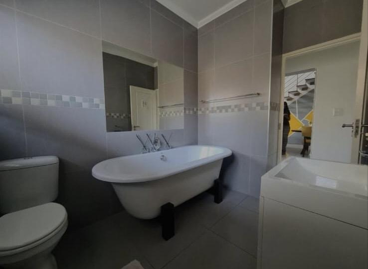 To Let 2 Bedroom Property for Rent in Bedfordview Gauteng