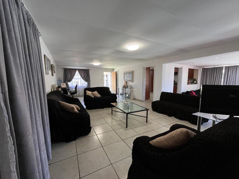 6 Bedroom Property for Sale in Edenvale Gauteng