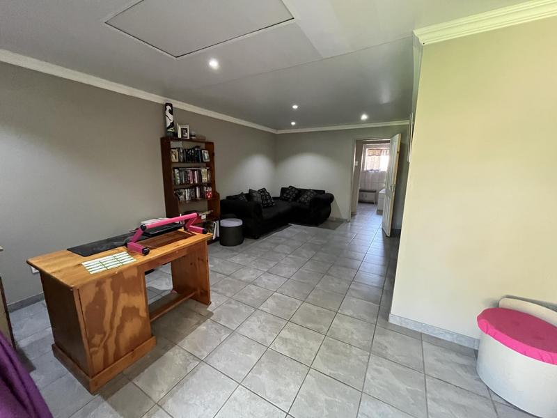 6 Bedroom Property for Sale in Edenvale Gauteng