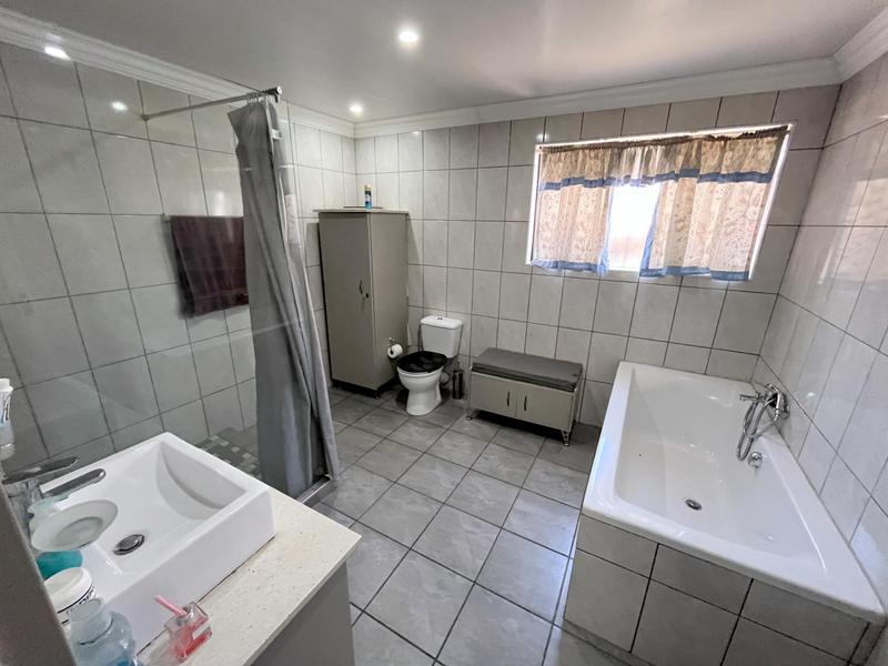 6 Bedroom Property for Sale in Edenvale Gauteng