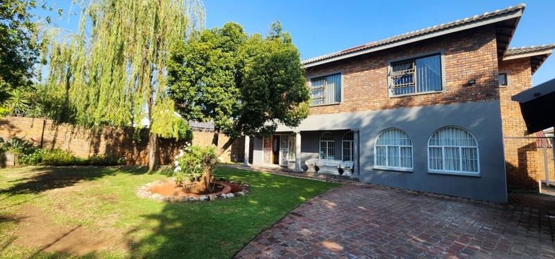 To Let 5 Bedroom Property for Rent in Erasmia Gauteng