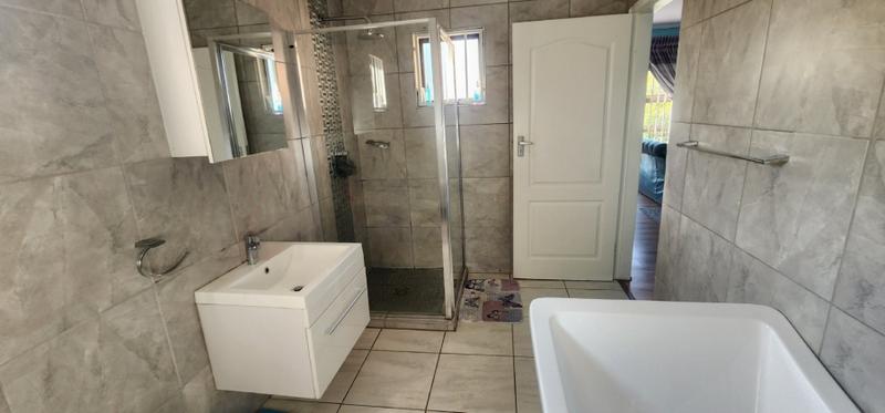 To Let 5 Bedroom Property for Rent in Erasmia Gauteng