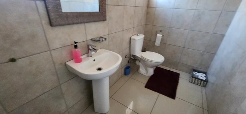 To Let 5 Bedroom Property for Rent in Erasmia Gauteng