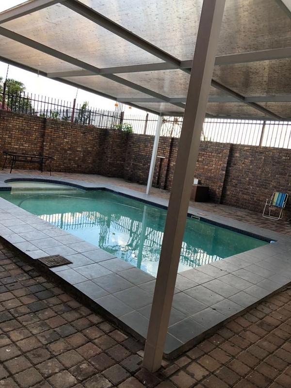 To Let 5 Bedroom Property for Rent in Erasmia Gauteng