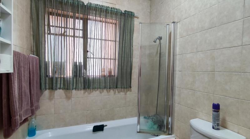 2 Bedroom Property for Sale in Farrar Park Gauteng