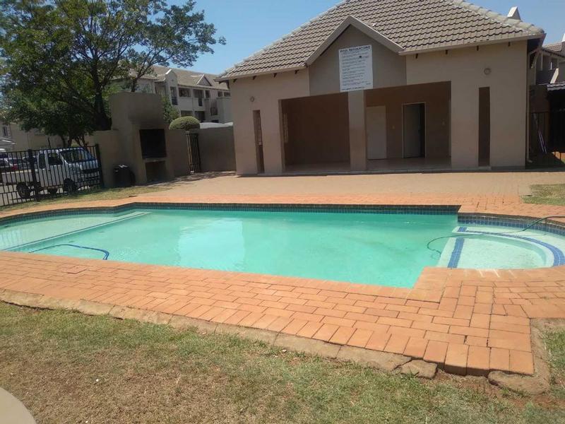 2 Bedroom Property for Sale in Klippoortjie Gauteng