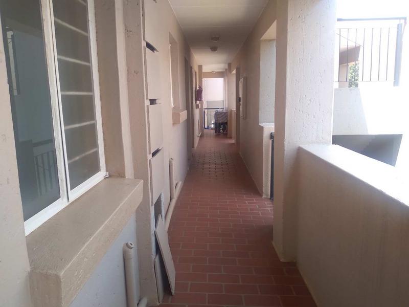 2 Bedroom Property for Sale in Klippoortjie Gauteng