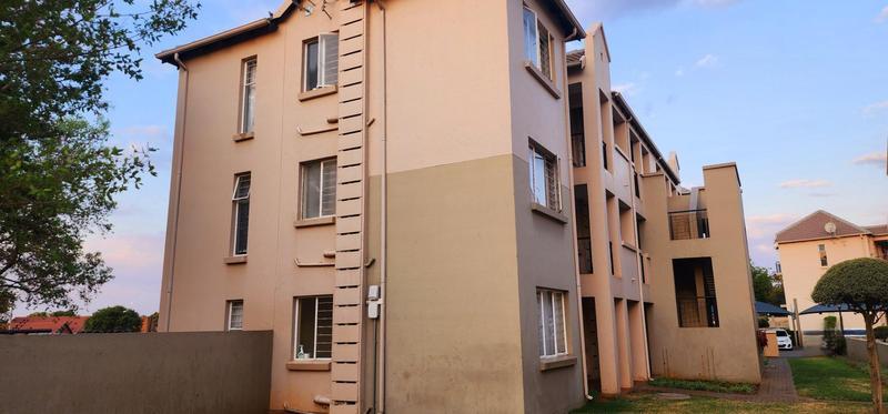 2 Bedroom Property for Sale in Klippoortjie Gauteng