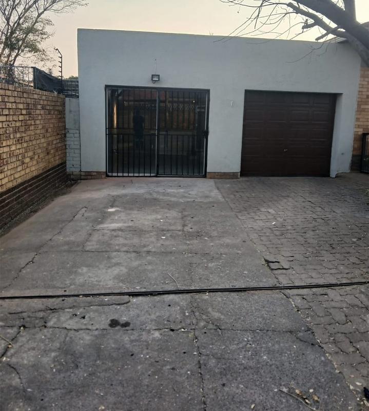 To Let 2 Bedroom Property for Rent in Woodmere Gauteng