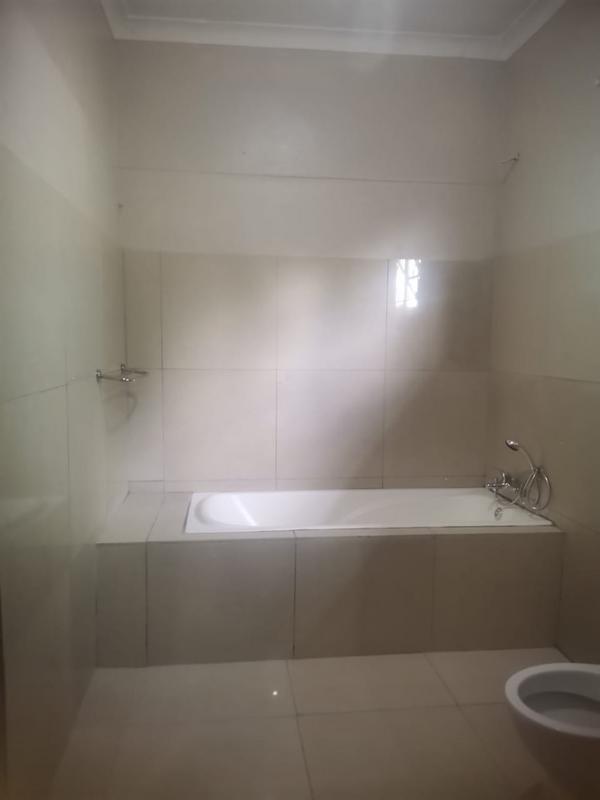 To Let 2 Bedroom Property for Rent in Woodmere Gauteng