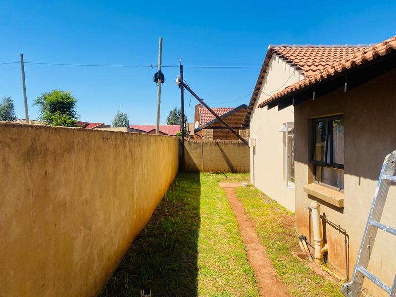 To Let 2 Bedroom Property for Rent in Vosloorus Gauteng