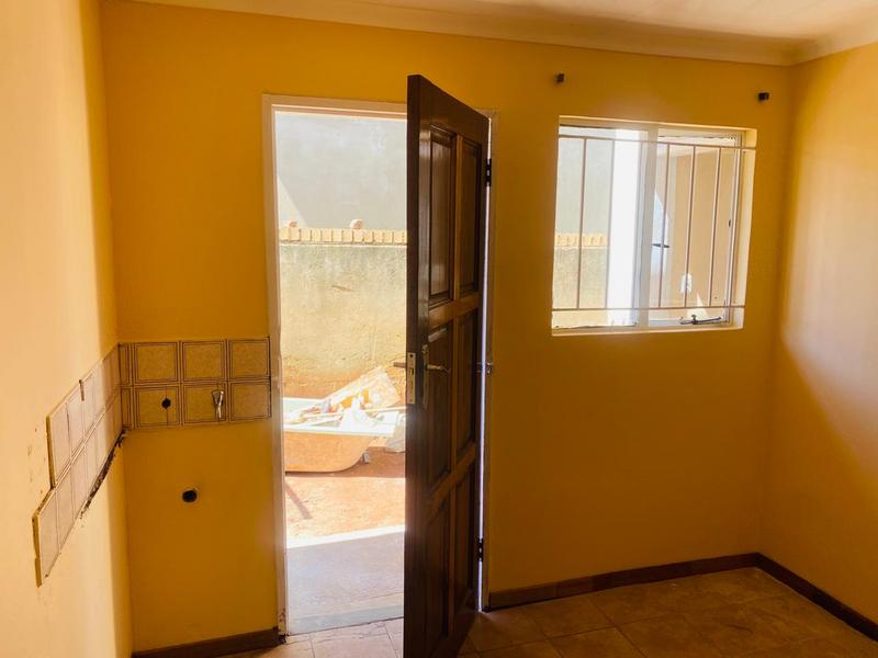 To Let 2 Bedroom Property for Rent in Vosloorus Gauteng