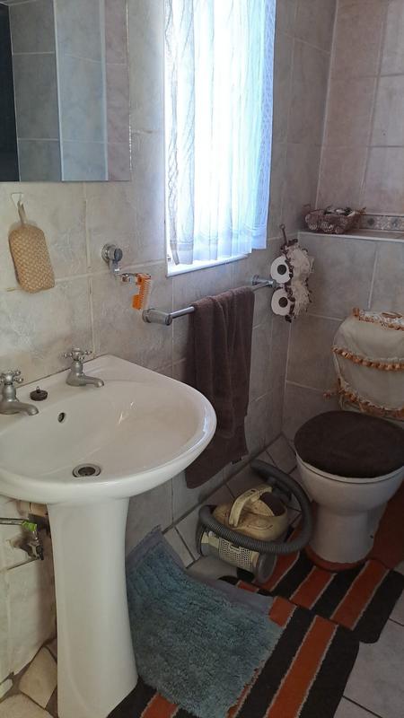 To Let 1 Bedroom Property for Rent in Primrose East Gauteng