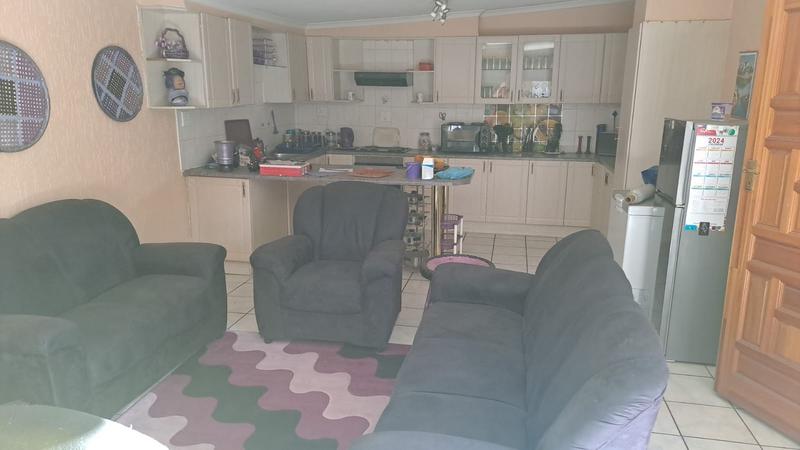 To Let 1 Bedroom Property for Rent in Primrose East Gauteng