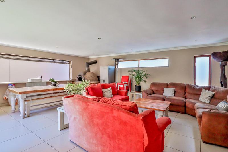 To Let 5 Bedroom Property for Rent in Orchards Gauteng