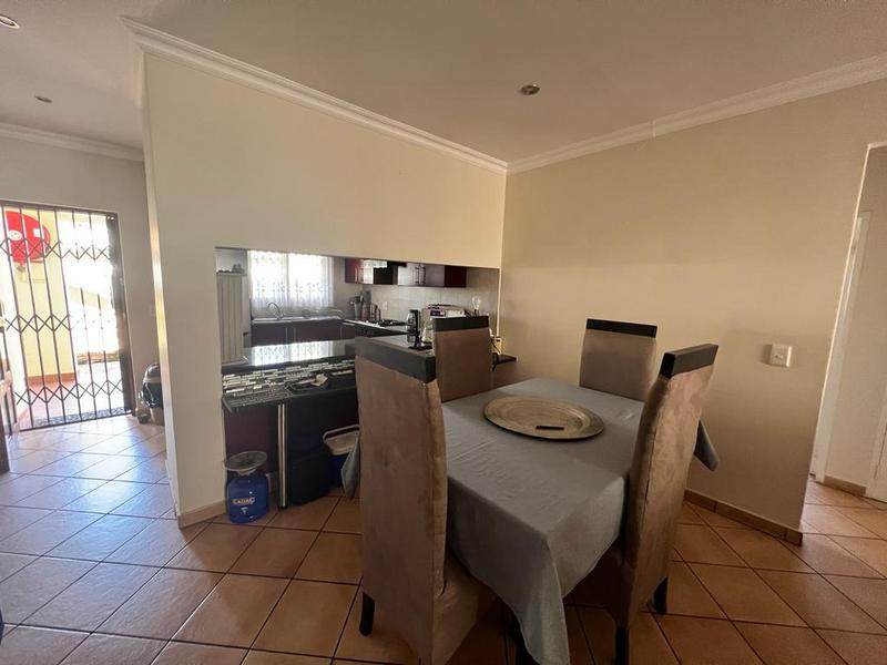 2 Bedroom Property for Sale in Kenleaf Gauteng